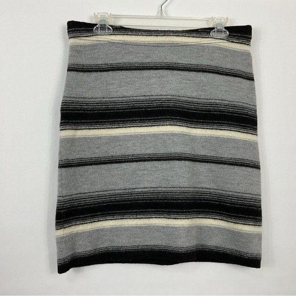 Toad&Co Heartfelt Sweater Skirt Size Medium - Picture 1 of 6